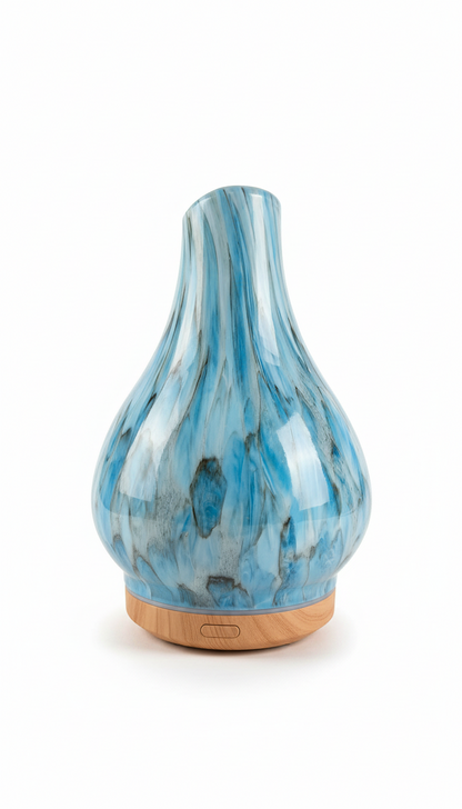 Difusor de aceites esenciales Castor UP de vidrio soplado azul y blanco con base de madera natural