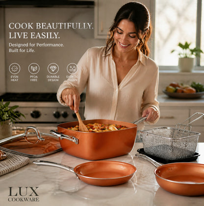 Mujer cocinando con set de ollas y sartenes Castor UP de 5 piezas en color cobre con diseño antiadherente y moderno.